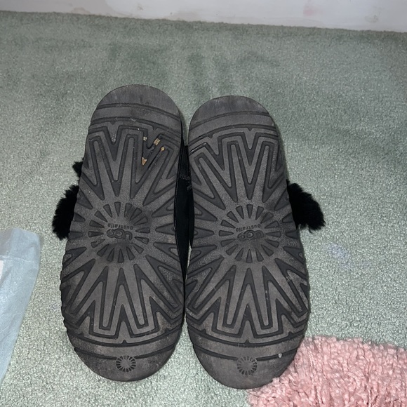 Used Bailey button uggs - Picture 5 of 5